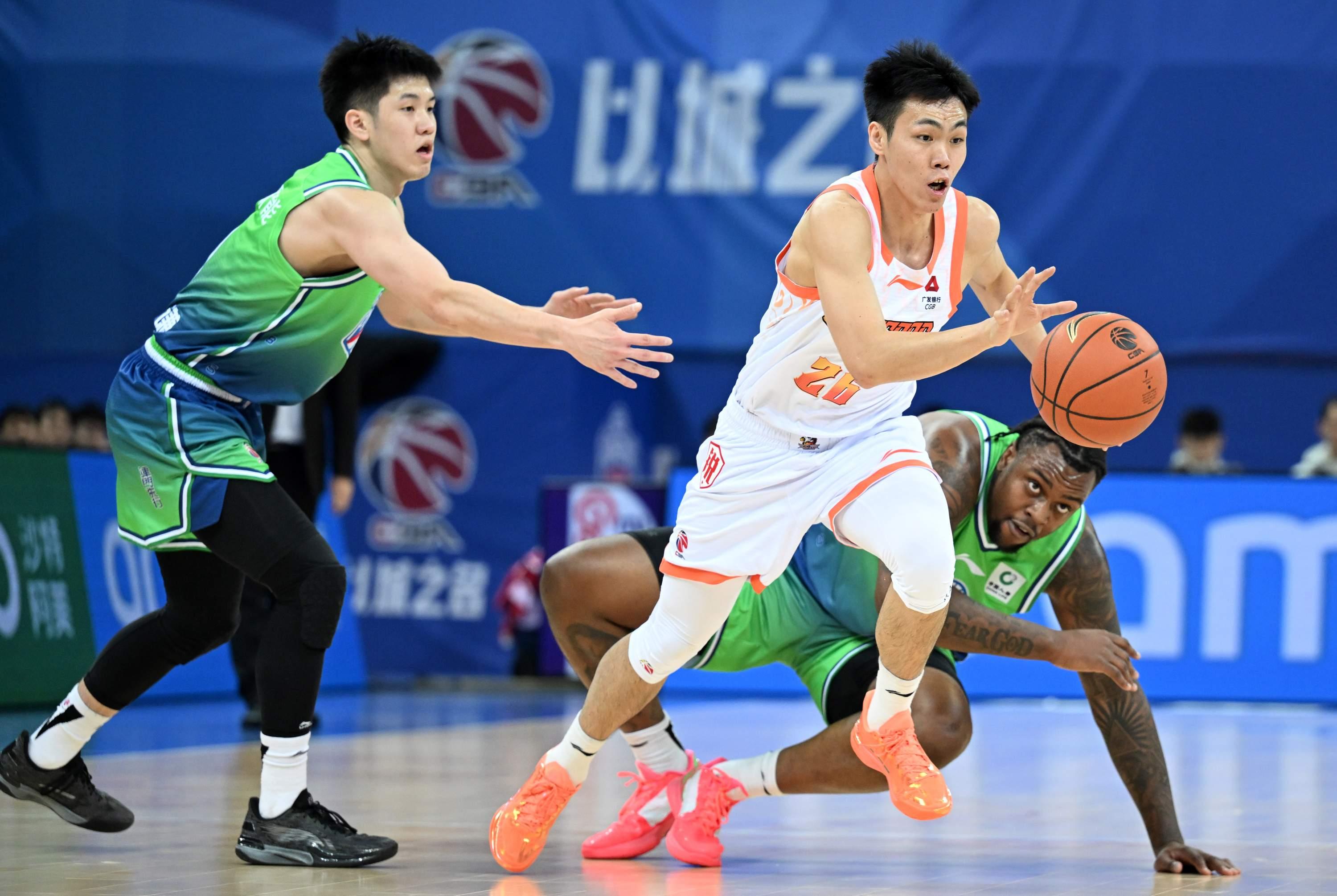 九游体育-重磅！武汉三镇围绕CBA常规赛防线松动科维托娃连续十场比赛得分超过挺进下一轮，风云突变北京首钢转会期扳平良机的简单介绍